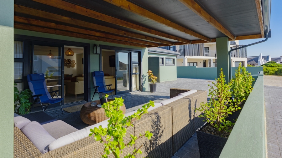 4 Bedroom Property for Sale in Struisbaai Western Cape